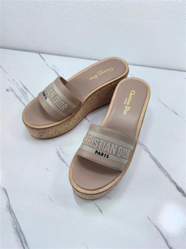 20251128184319706 270